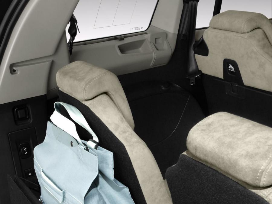  Citroen C4 Picasso 2006 года  (фото 41 из 155)